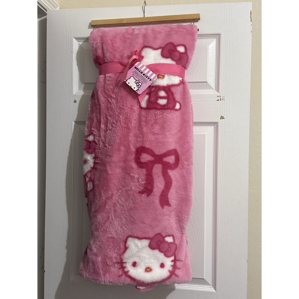 NEW! Hello Kitty Sanrio OG PINK BOW BLANKET  Throw 50"X70"